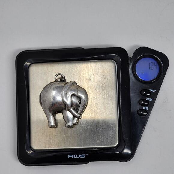 Vintage Sterling Silver Elephant Pendant - Picture 5 of 5
